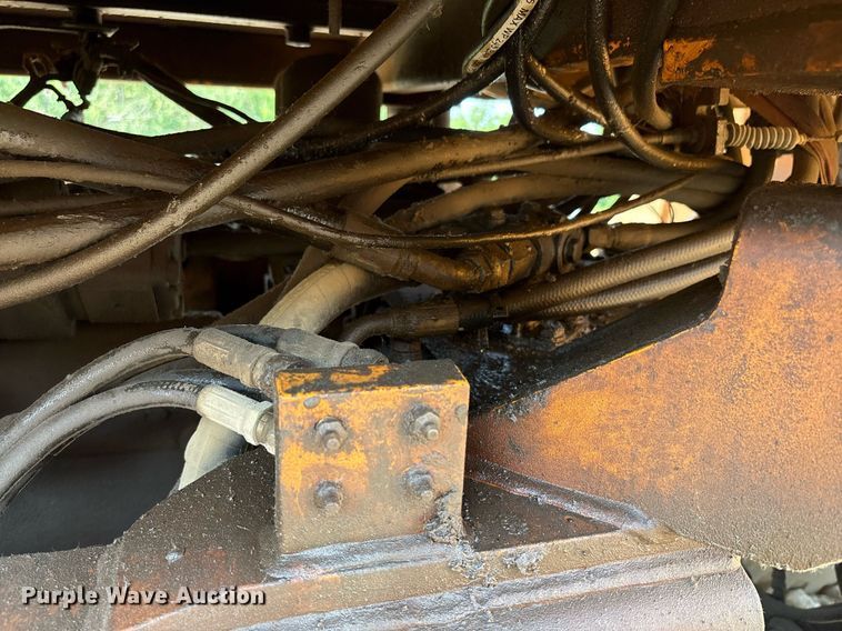 image for item DY2521 2001 Hyundai HL740-3 wheel loader