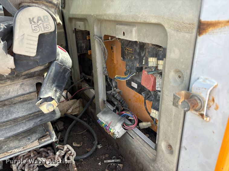 image for item DY2521 2001 Hyundai HL740-3 wheel loader