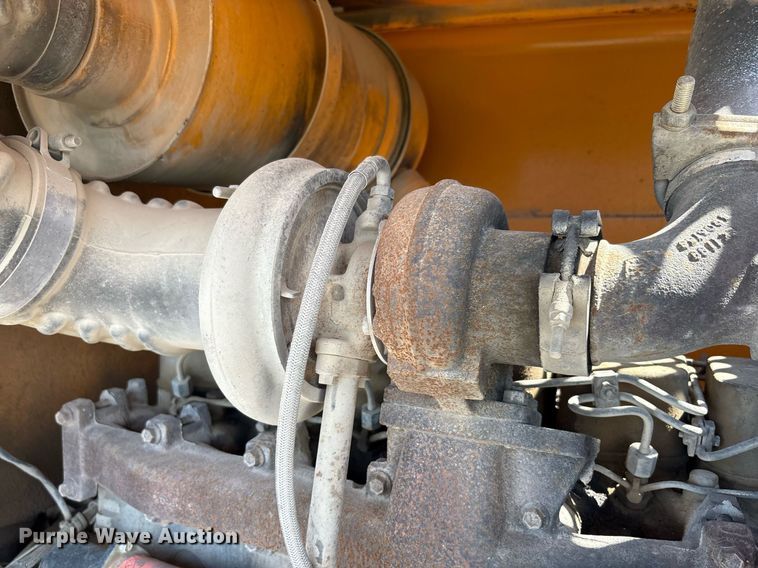 image for item DY2521 2001 Hyundai HL740-3 wheel loader