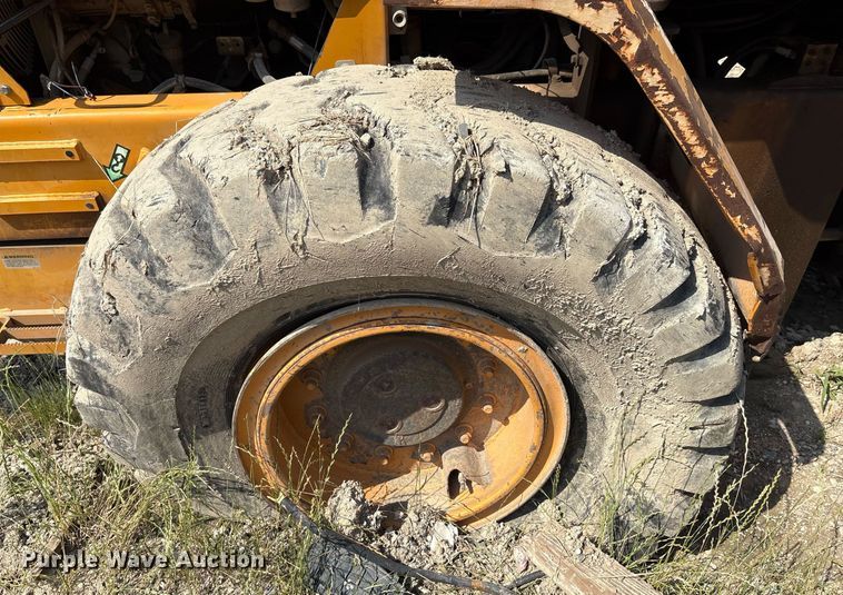 image for item DY2521 2001 Hyundai HL740-3 wheel loader