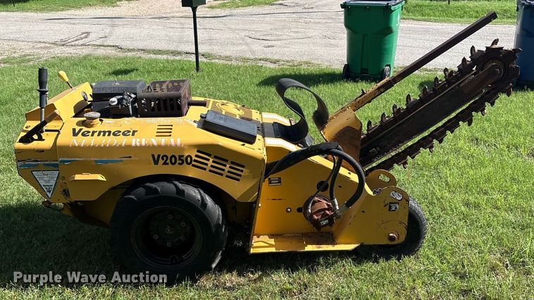image for item DY2525 2000 Vermeer V2050 trencher