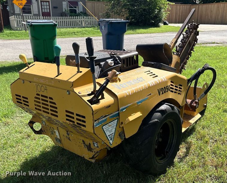 image for item DY2525 2000 Vermeer V2050 trencher