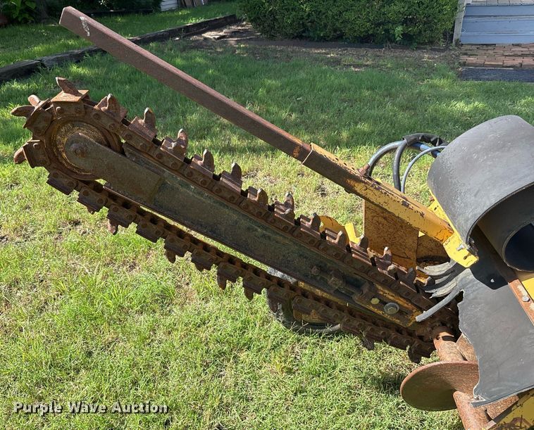 image for item DY2525 2000 Vermeer V2050 trencher