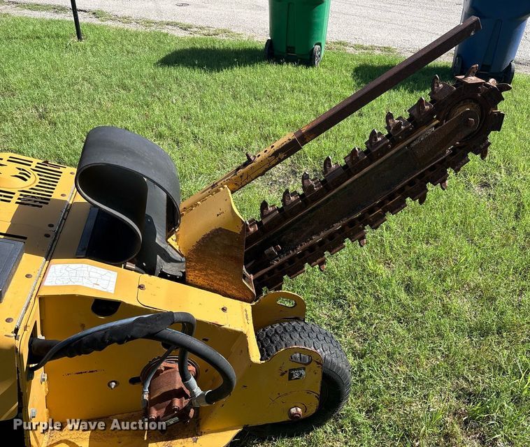 image for item DY2525 2000 Vermeer V2050 trencher