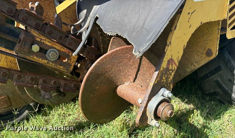 image for item DY2525 2000 Vermeer V2050 trencher