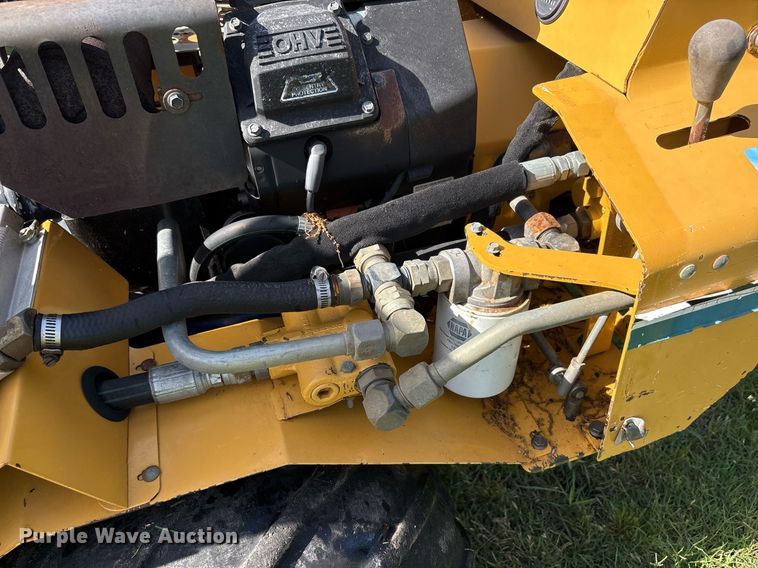 image for item DY2525 2000 Vermeer V2050 trencher