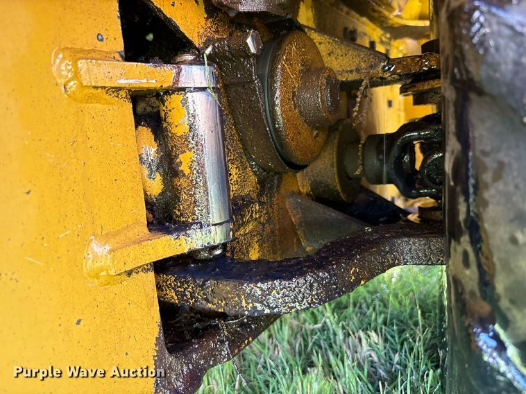 image for item DY2525 2000 Vermeer V2050 trencher