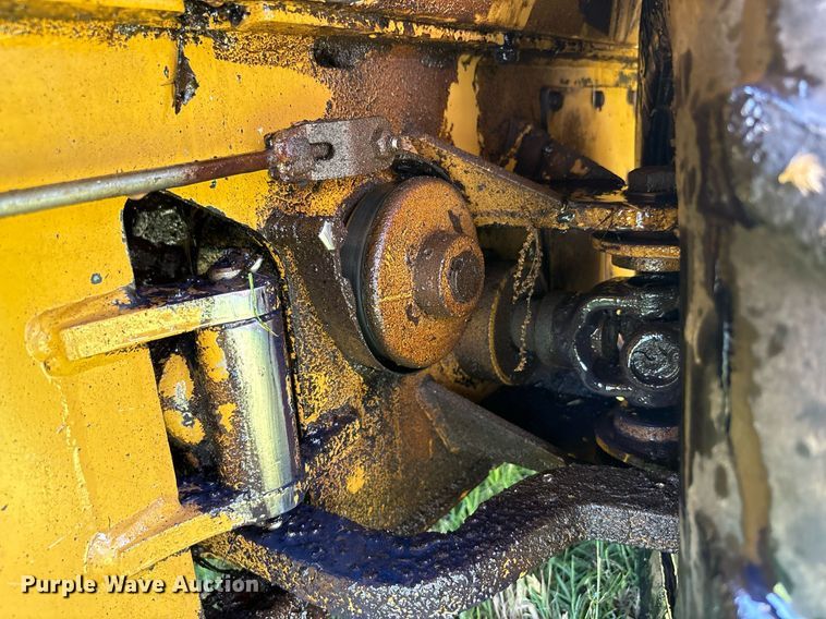 image for item DY2525 2000 Vermeer V2050 trencher