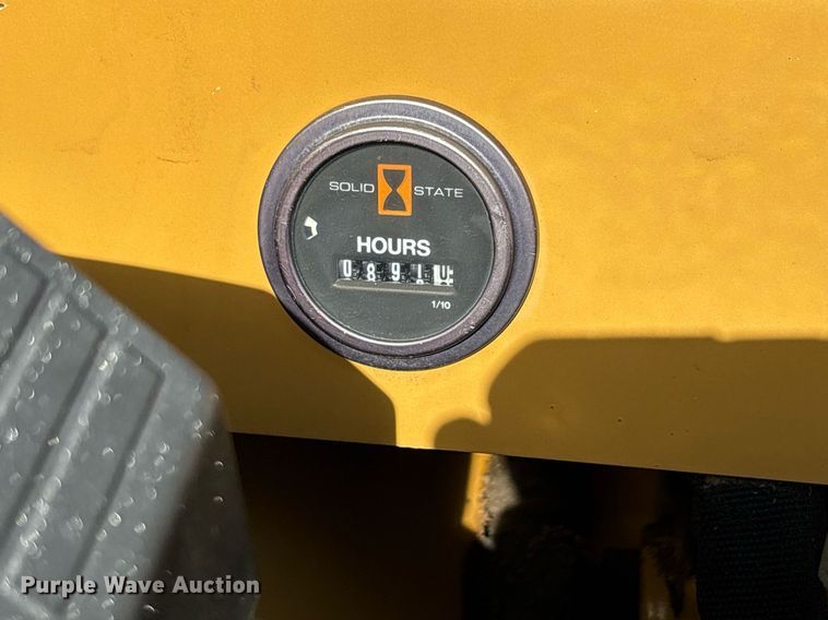 image for item DY2525 2000 Vermeer V2050 trencher