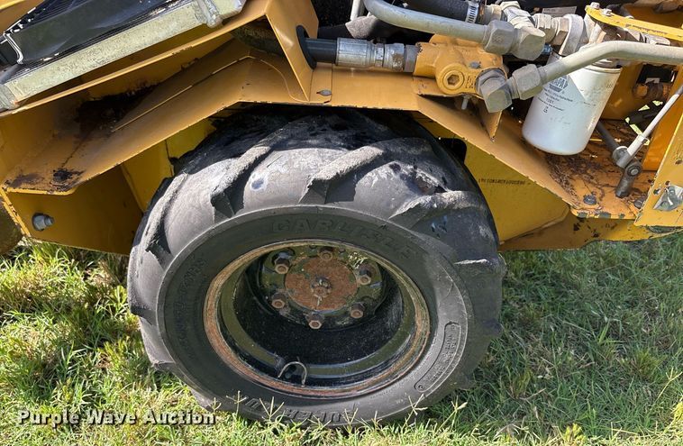 image for item DY2525 2000 Vermeer V2050 trencher