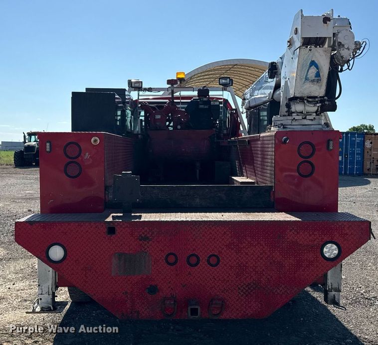 image for item DZ4164 2000 Ford F650 Super Duty utility / service truck