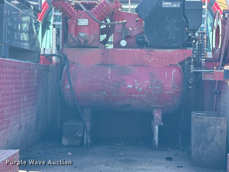 image for item DZ4164 2000 Ford F650 Super Duty utility / service truck