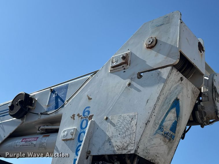 image for item DZ4164 2000 Ford F650 Super Duty utility / service truck