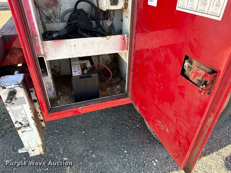 image for item DZ4164 2000 Ford F650 Super Duty utility / service truck