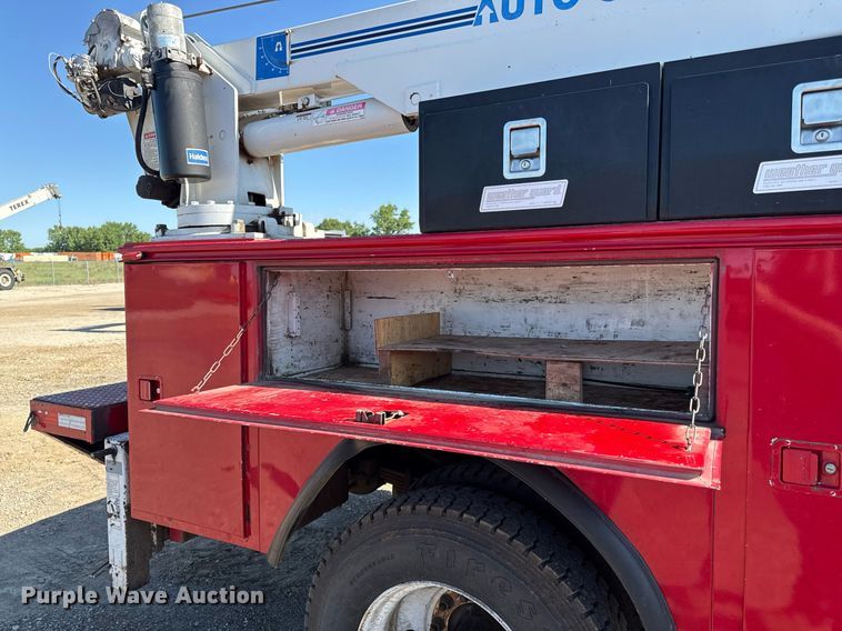 image for item DZ4164 2000 Ford F650 Super Duty utility / service truck