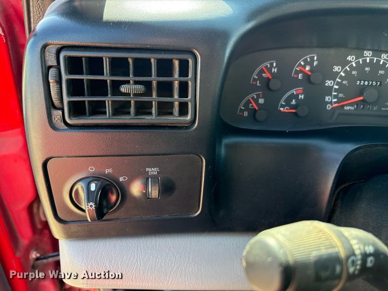 image for item DZ4164 2000 Ford F650 Super Duty utility / service truck