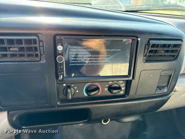 image for item DZ4164 2000 Ford F650 Super Duty utility / service truck