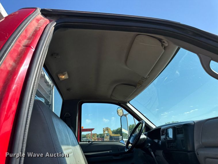 image for item DZ4164 2000 Ford F650 Super Duty utility / service truck