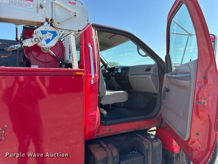 image for item DZ4164 2000 Ford F650 Super Duty utility / service truck