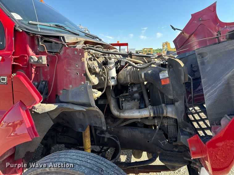 image for item DZ4164 2000 Ford F650 Super Duty utility / service truck