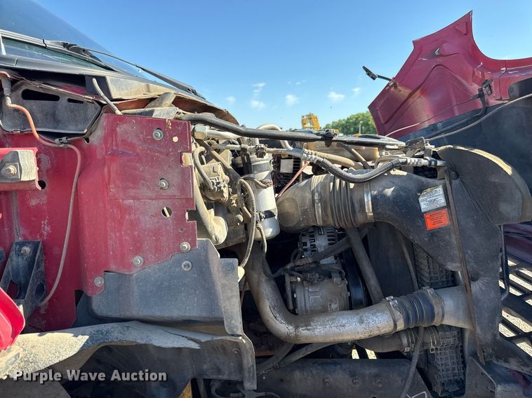 image for item DZ4164 2000 Ford F650 Super Duty utility / service truck