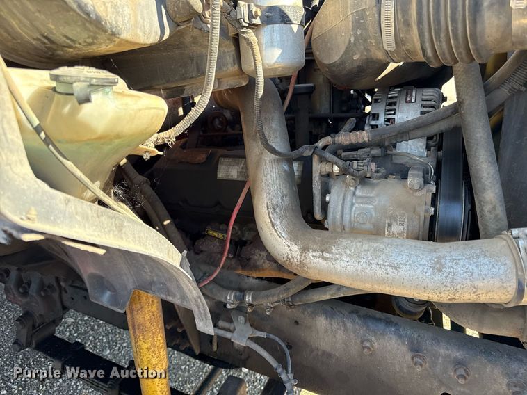 image for item DZ4164 2000 Ford F650 Super Duty utility / service truck