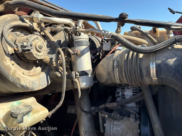 image for item DZ4164 2000 Ford F650 Super Duty utility / service truck