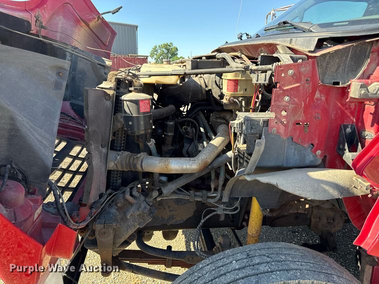 image for item DZ4164 2000 Ford F650 Super Duty utility / service truck