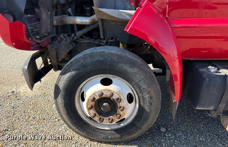 image for item DZ4164 2000 Ford F650 Super Duty utility / service truck