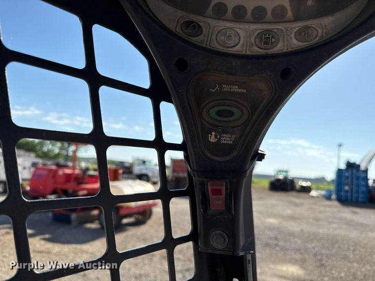 image for item DZ4165 2014 Bobcat T650 tracked skid steer loader