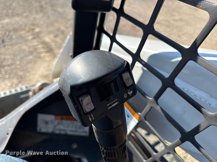 image for item DZ4165 2014 Bobcat T650 tracked skid steer loader