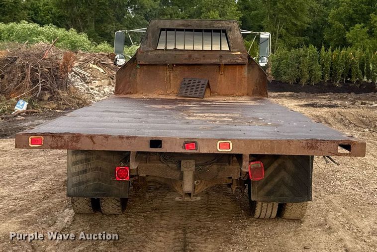 image for item DZ4185 1995 GMC Topkick C6500 flatbed truck