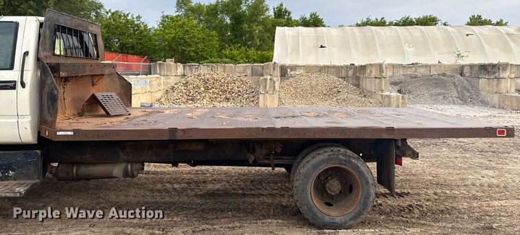 image for item DZ4185 1995 GMC Topkick C6500 flatbed truck