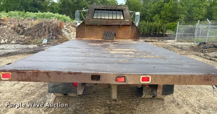 image for item DZ4185 1995 GMC Topkick C6500 flatbed truck