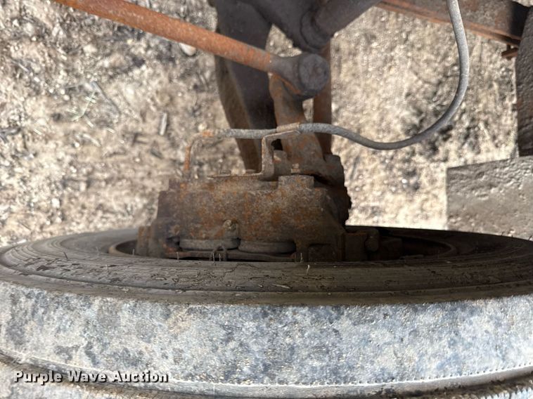 image for item DZ4185 1995 GMC Topkick C6500 flatbed truck