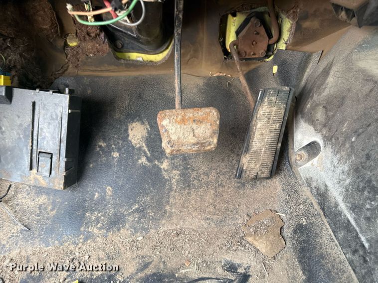 image for item DZ4185 1995 GMC Topkick C6500 flatbed truck