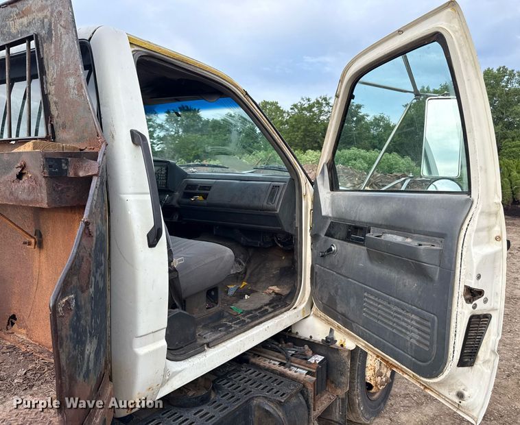 image for item DZ4185 1995 GMC Topkick C6500 flatbed truck