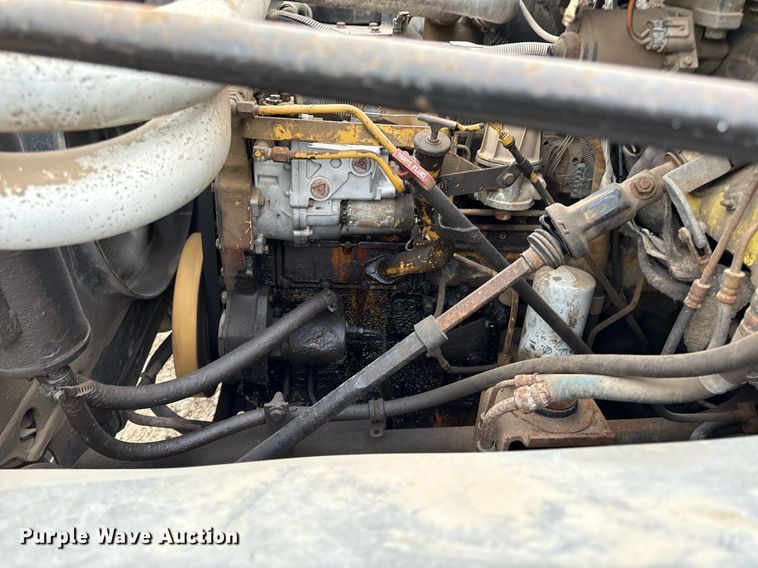 image for item DZ4185 1995 GMC Topkick C6500 flatbed truck