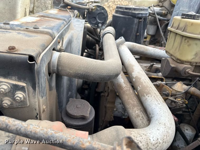 image for item DZ4185 1995 GMC Topkick C6500 flatbed truck