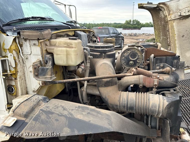 image for item DZ4185 1995 GMC Topkick C6500 flatbed truck