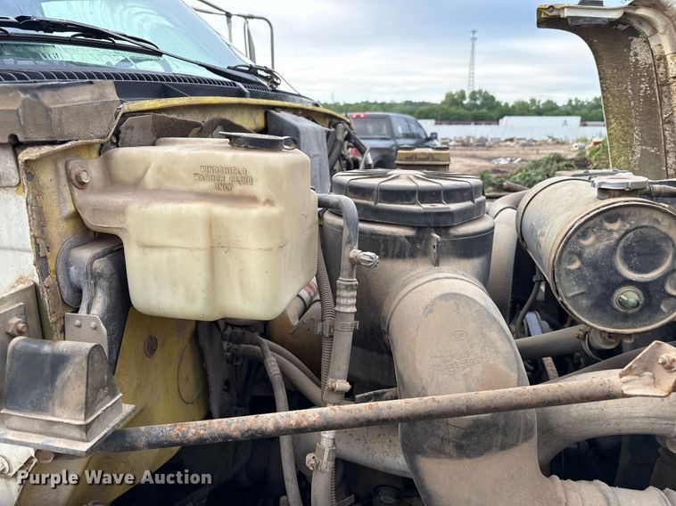 image for item DZ4185 1995 GMC Topkick C6500 flatbed truck