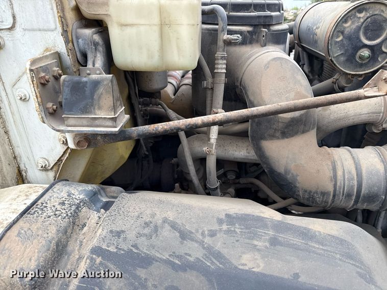 image for item DZ4185 1995 GMC Topkick C6500 flatbed truck