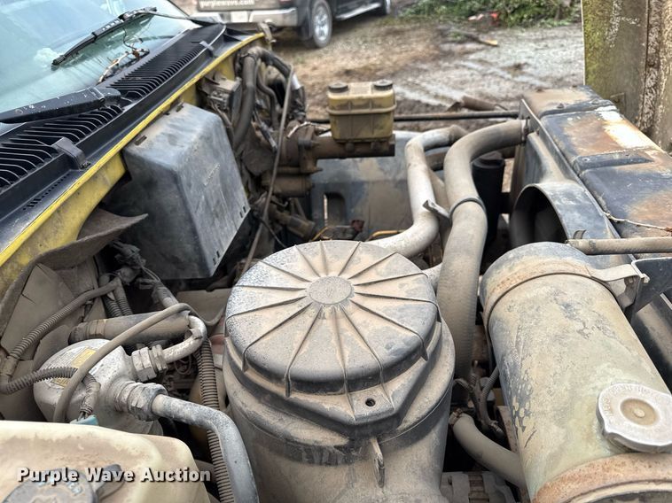 image for item DZ4185 1995 GMC Topkick C6500 flatbed truck