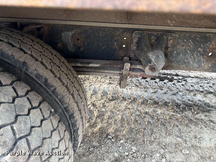 image for item DZ4185 1995 GMC Topkick C6500 flatbed truck