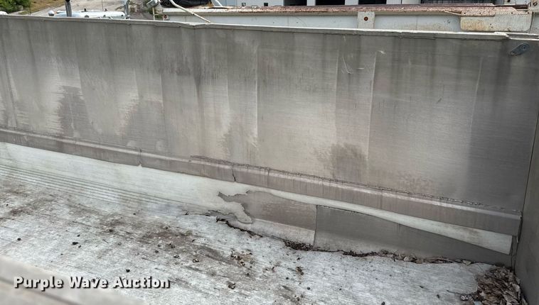 image for item DZ4191 2000 East end dump trailer