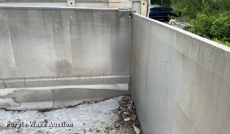 image for item DZ4191 2000 East end dump trailer