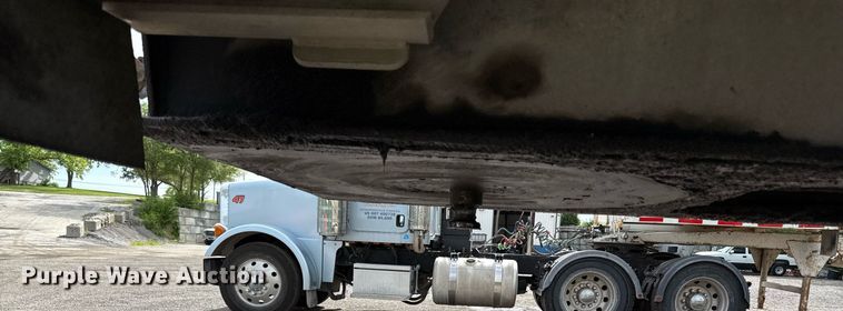 image for item DZ4191 2000 East end dump trailer