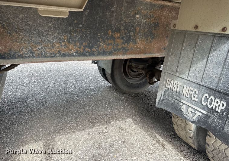 image for item DZ4191 2000 East end dump trailer