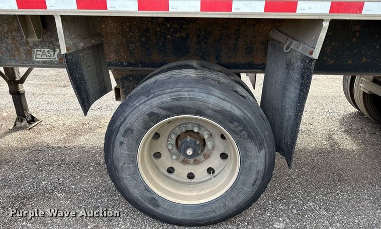 image for item DZ4191 2000 East end dump trailer