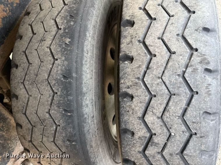 image for item DZ4191 2000 East end dump trailer